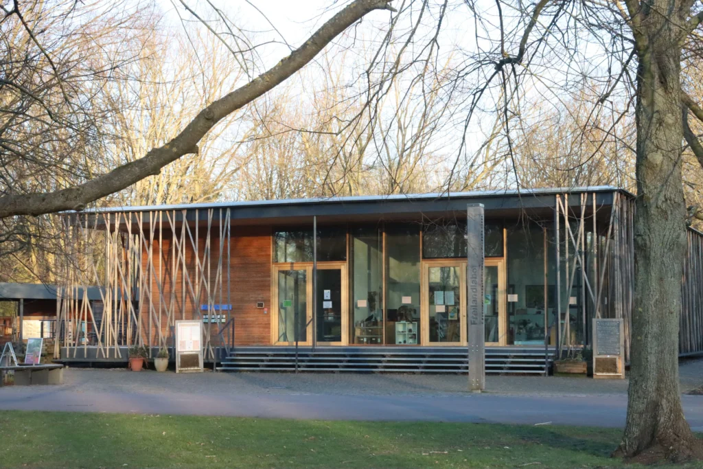 Eingang des Umweltbildungszentrum Britzer Garten